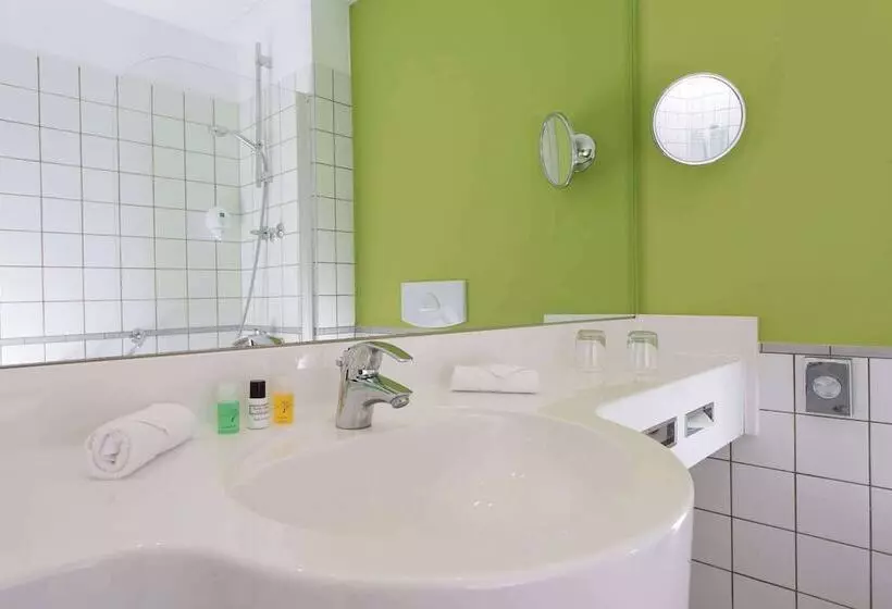 Отель Wyndham Garden  Duesseldorf City Centre Koenigsallee