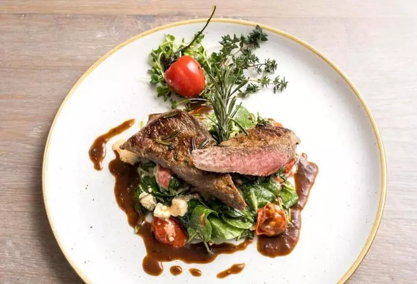 Fuchsbau Romantik Hotel & Spa Restaurant & Fox Bar