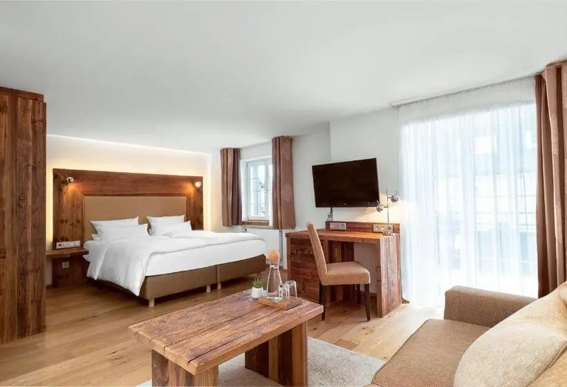 Hotel Adler Häusern Gourmet & Spa