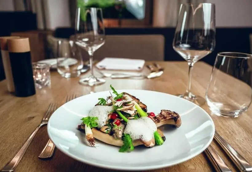 Hotel Adler Häusern Gourmet & Spa