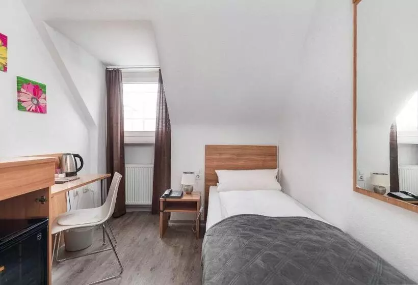 ホテル Am Ludwigsplatz