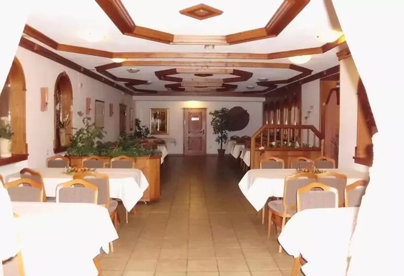 Отель Restaurant Zum Schwalbennest