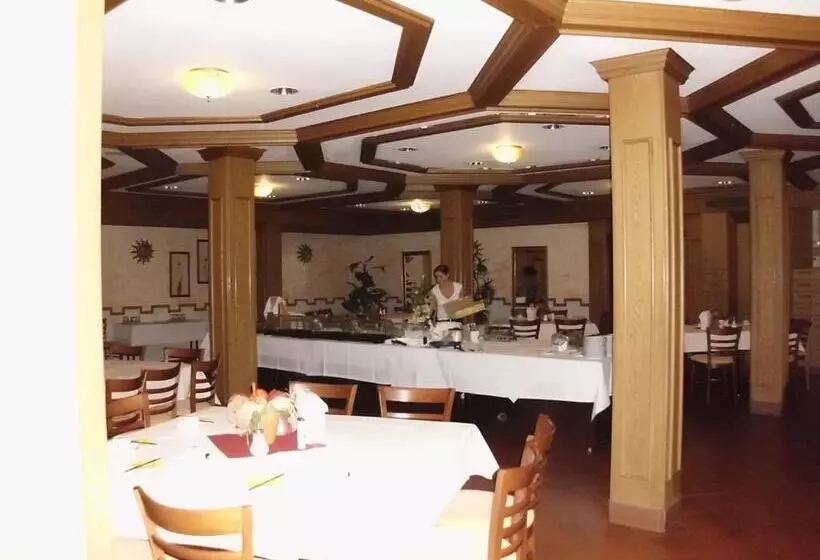 Отель Restaurant Zum Schwalbennest