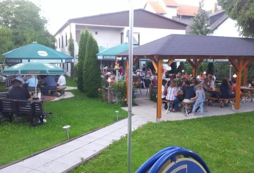 Отель Restaurant Zum Schwalbennest