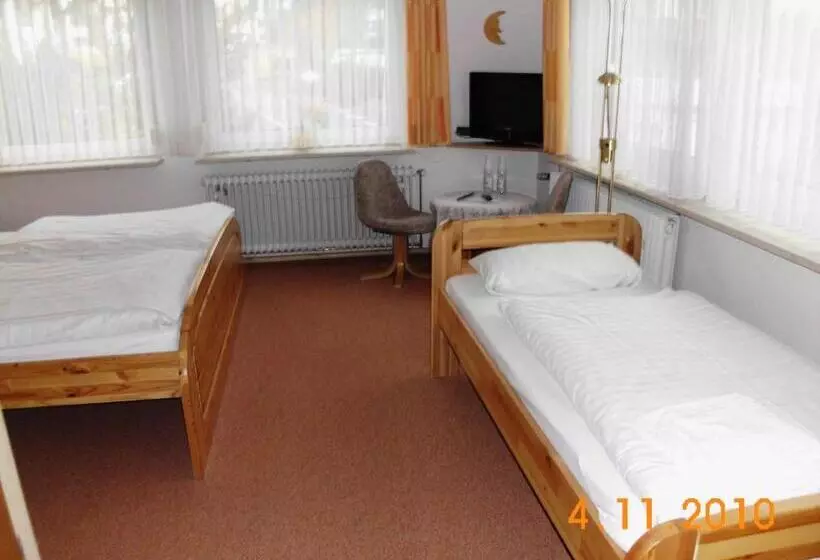 Отель Restaurant Zum Schwalbennest