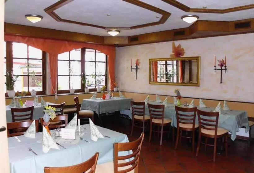 Отель Restaurant Zum Schwalbennest