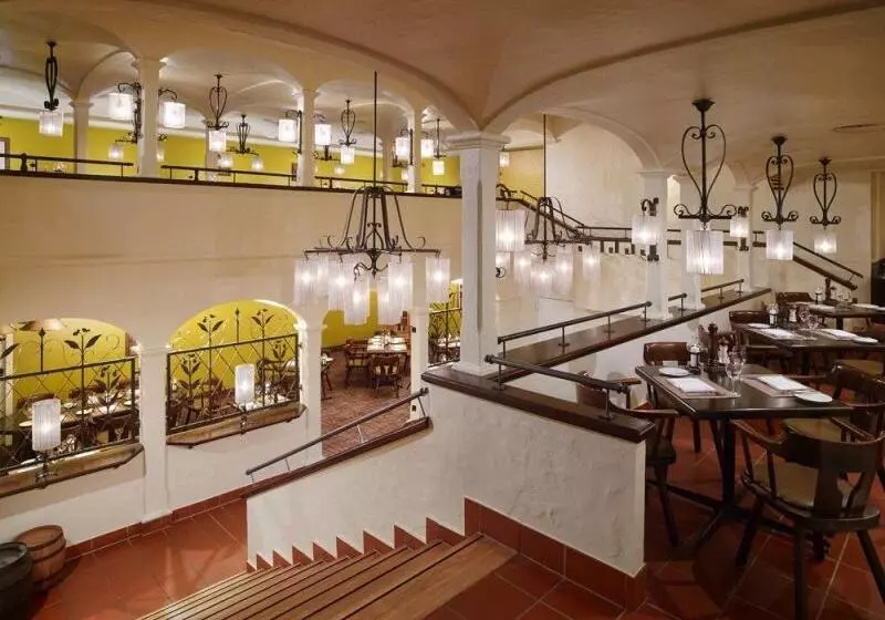 Sheraton Frankfurt Airport Hotel & Conference Center