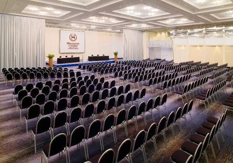 Sheraton Frankfurt Airport Hotel & Conference Center