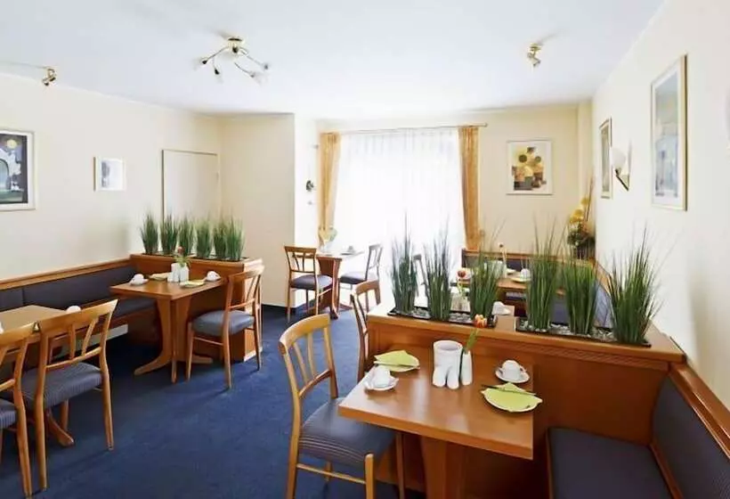ホテル Blutenburg
