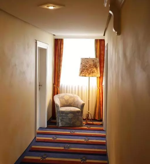 Отель Brauereigasthof Landwehr Bräu