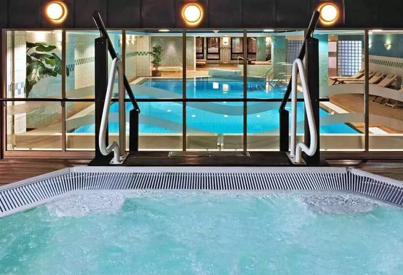 هتل Hilton Dresden An Der Frauenkirche