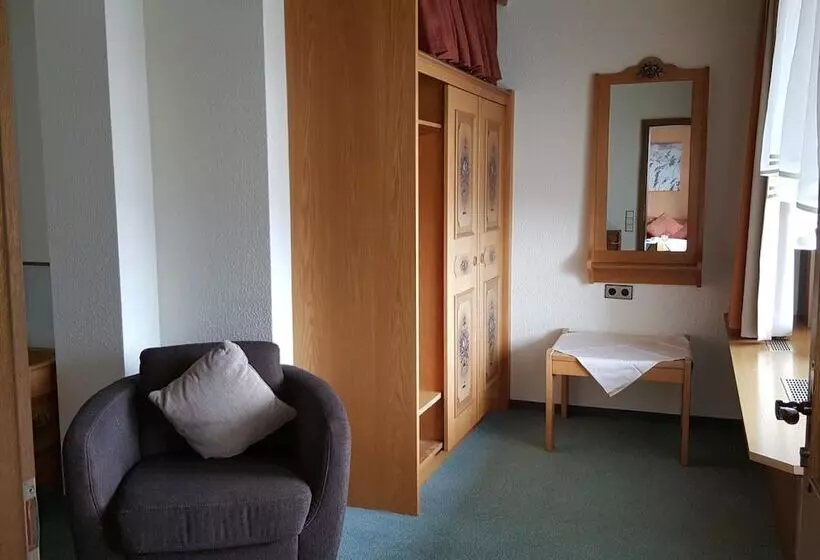 호텔 Hostel Am Schönenberg