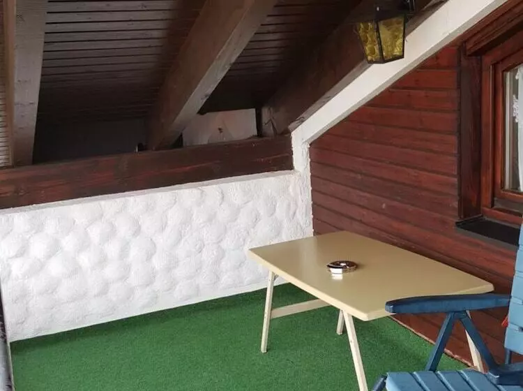 호텔 Hostel Am Schönenberg