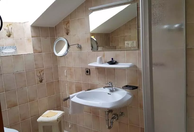 호텔 Hostel Am Schönenberg