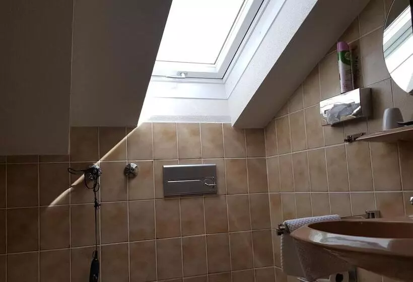 호텔 Hostel Am Schönenberg