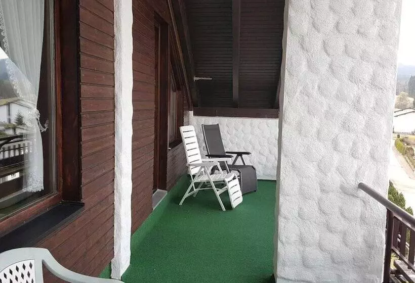 호텔 Hostel Am Schönenberg