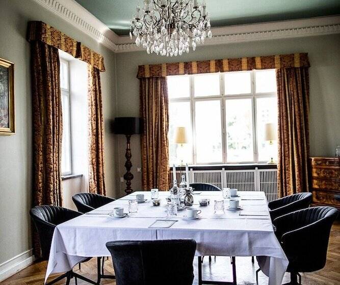 בית מלון כפרי Fredensborg Store Kro