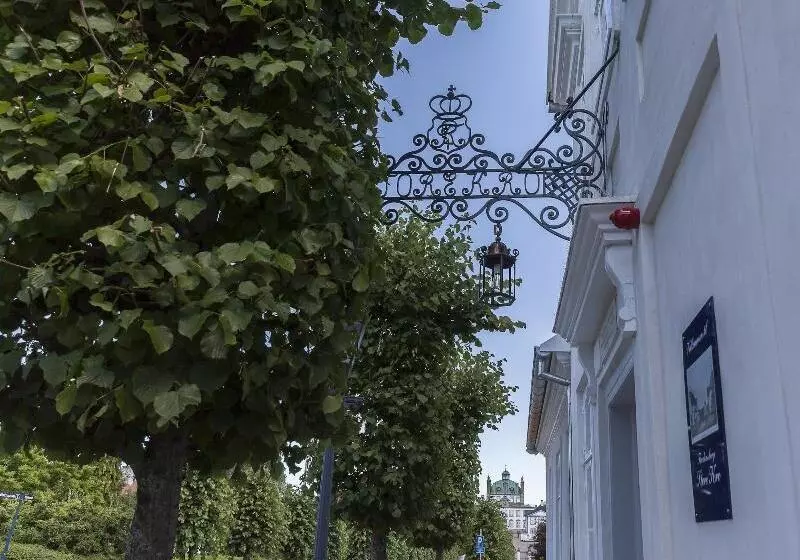 ホテル Fredensborg Store Kro