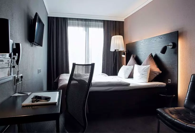 בית מלון כפרי Scandic Front