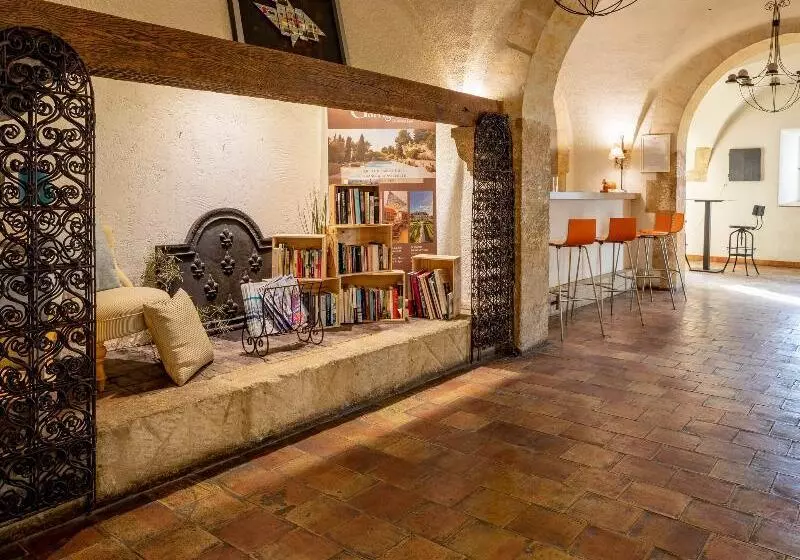 Garrigae Abbaye De Sainte Croix Hotel Et Table Provencale D Elegance