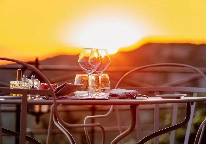 Garrigae Abbaye De Sainte Croix Hotel Et Table Provencale D Elegance