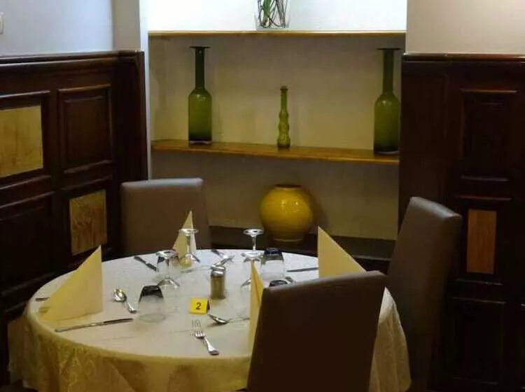 ホテル Au Bon Accueil