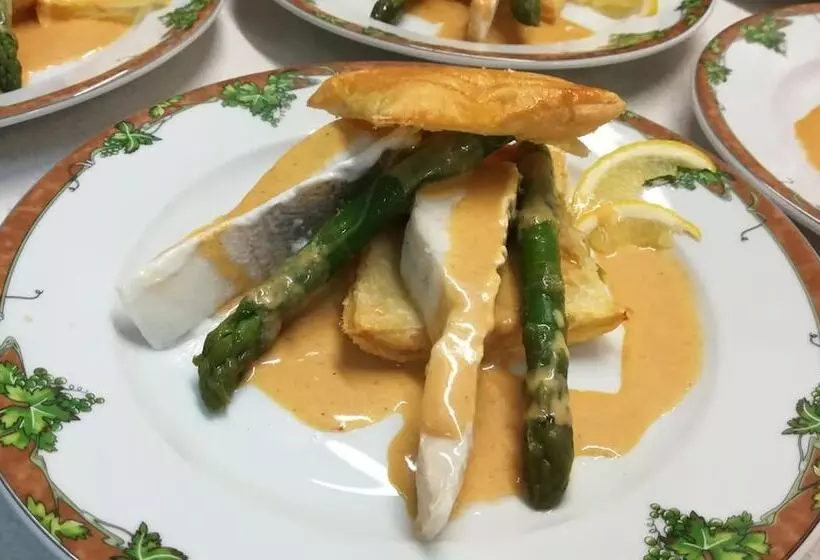 ホテル Au Bon Accueil