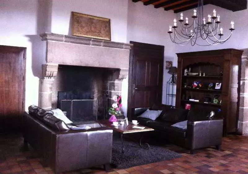 Otel Chateau de Brelidy