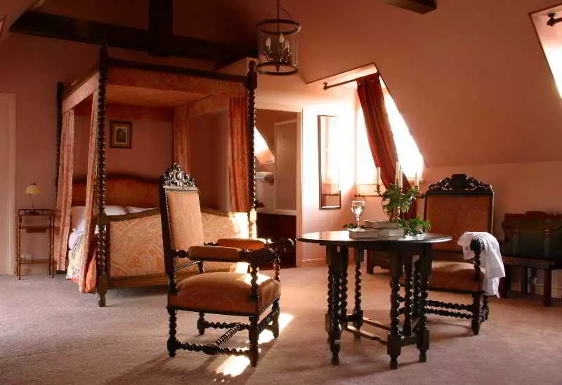 Otel Chateau de Brelidy