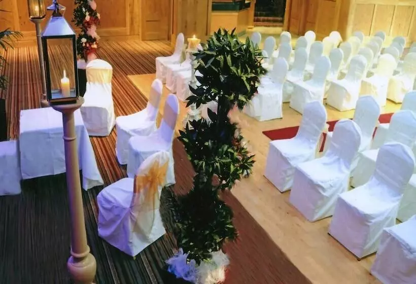 Hibernian Hotel & Leisure Centre