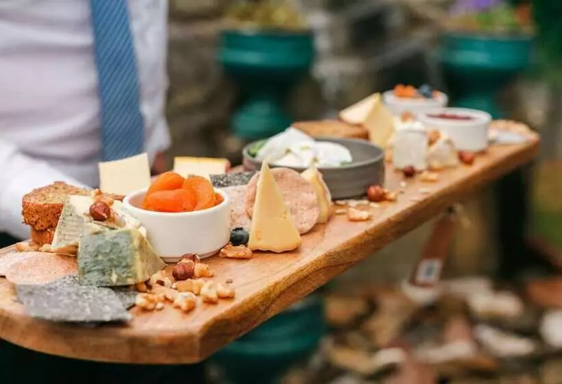 Hibernian Hotel & Leisure Centre