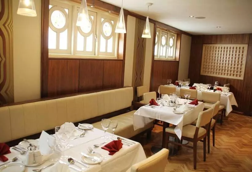 Hibernian Hotel & Leisure Centre