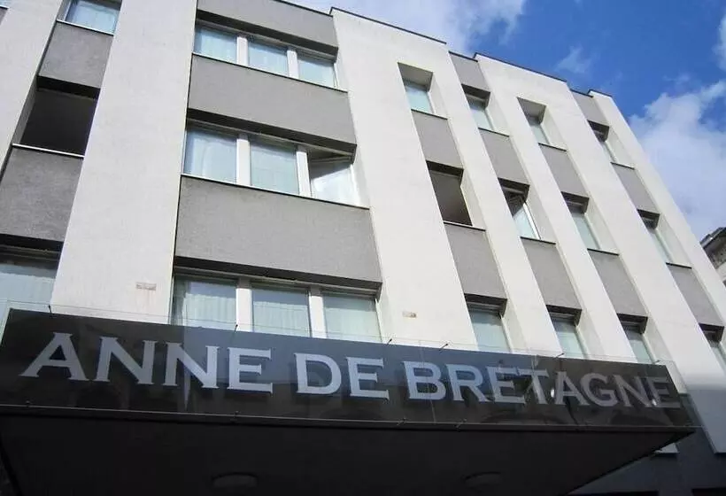 هتل Hôtel Anne De Bretagne