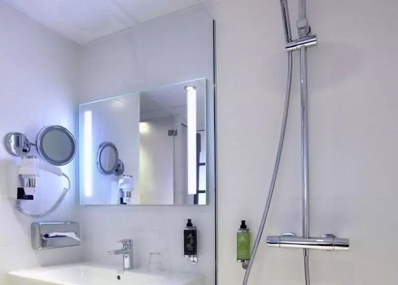 هتل Hôtel Anne De Bretagne