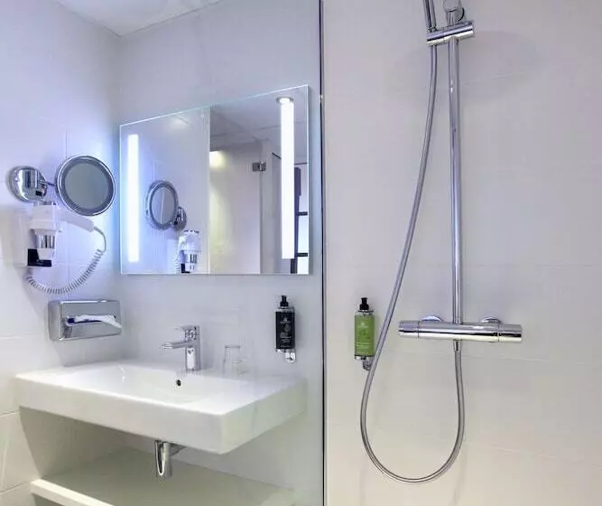 هتل Hôtel Anne De Bretagne