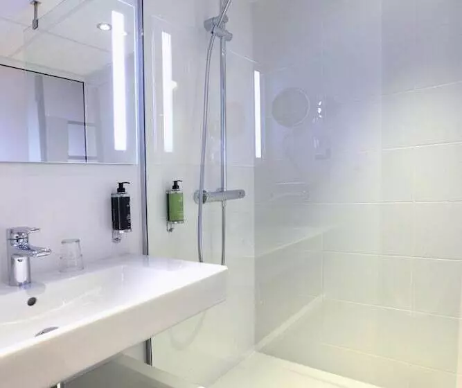 هتل Hôtel Anne De Bretagne