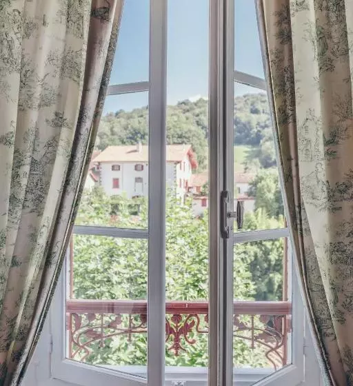 ホテル Hôtel Arcé