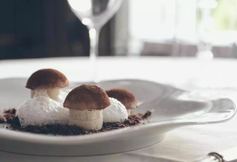 ホテル Hôtel Arcé