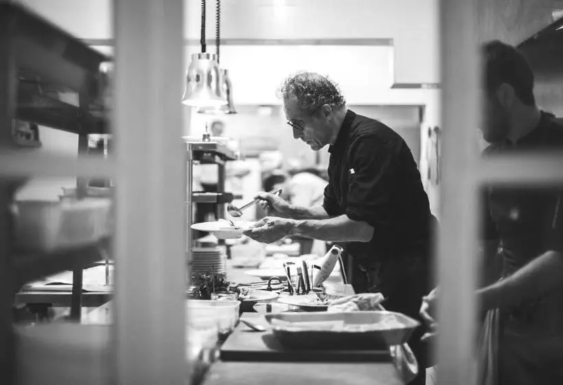 ホテル Hôtel Arcé