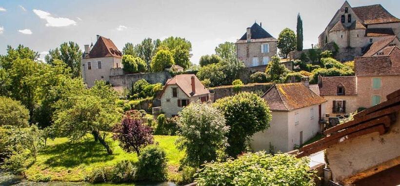 Logis Hotels   Auberge De L île   Hôtel 3 étoiles Et Restaurant