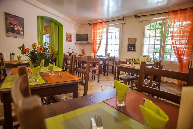 Logis Hotels   Auberge De L île   Hôtel 3 étoiles Et Restaurant