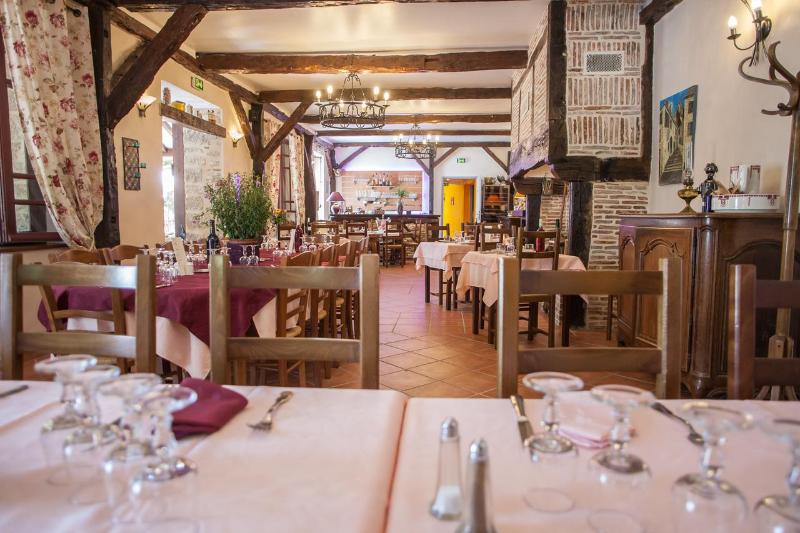 Logis Hotels   Auberge De L île   Hôtel 3 étoiles Et Restaurant