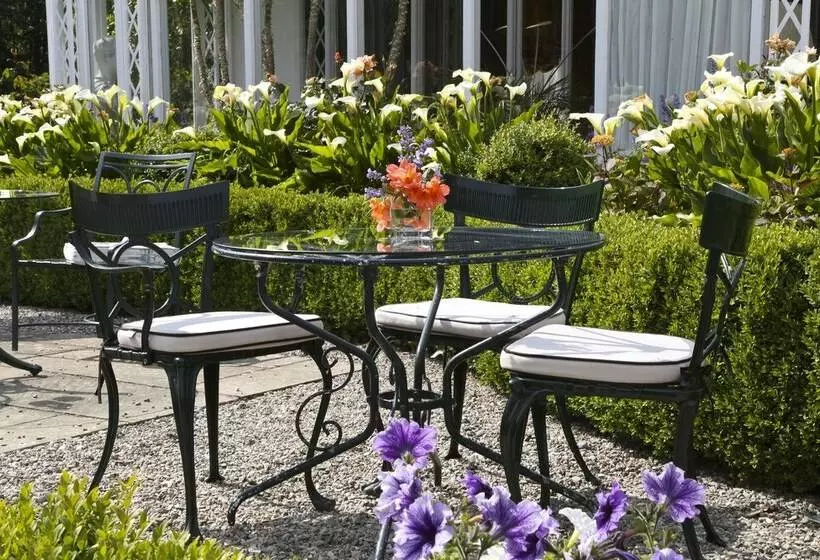 Отель Marlfield House