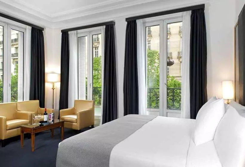 ホテル Melia Paris Champselysees