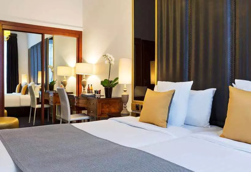 ホテル Melia Paris Champselysees