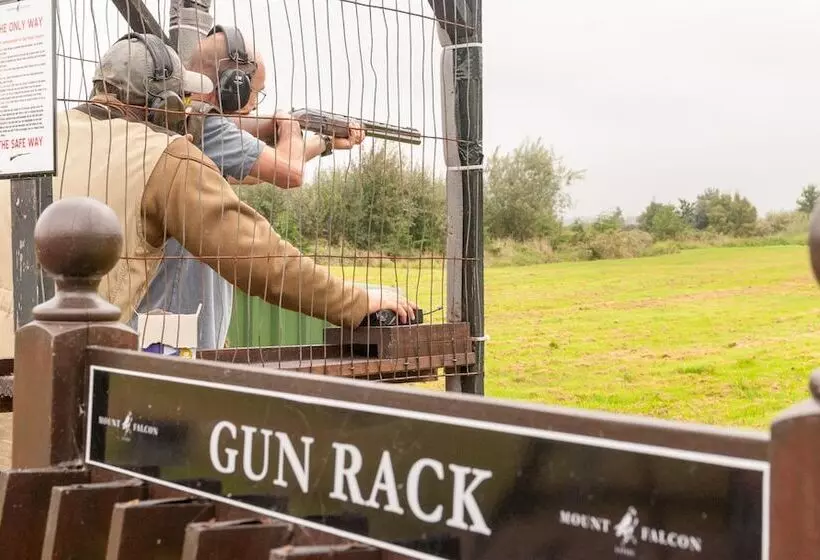 בית מלון כפרי Mount Falcon Estate