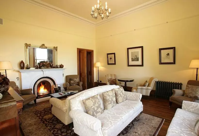 בית מלון כפרי Mount Falcon Estate