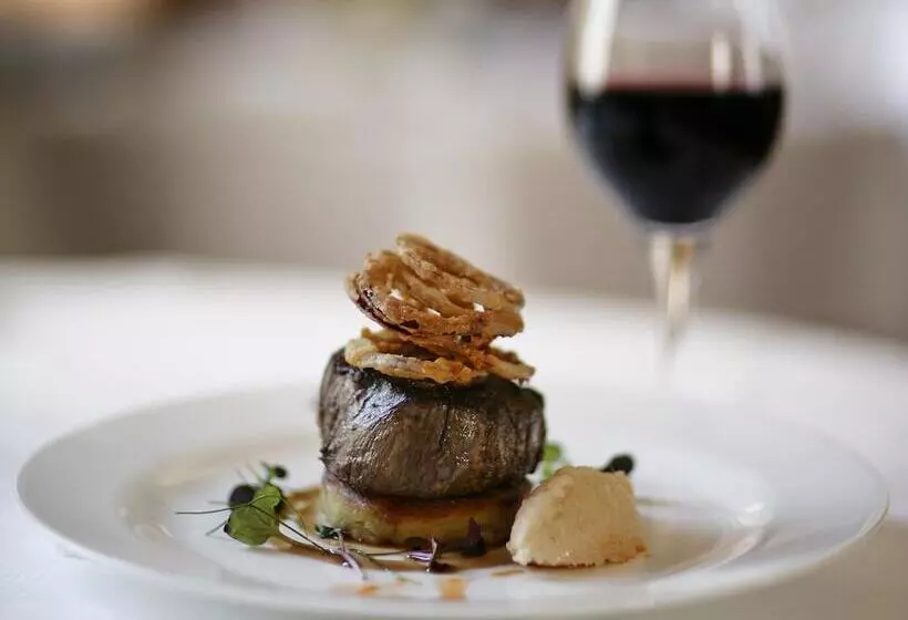 בית מלון כפרי Mount Falcon Estate