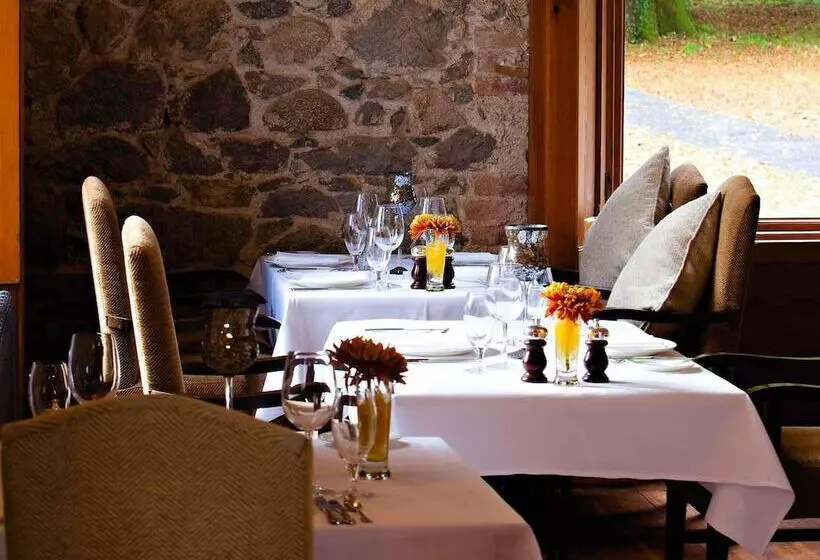 בית מלון כפרי Mount Falcon Estate