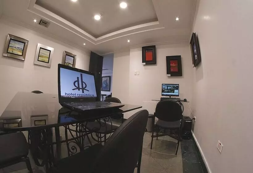 בית מלון כפרי Republica